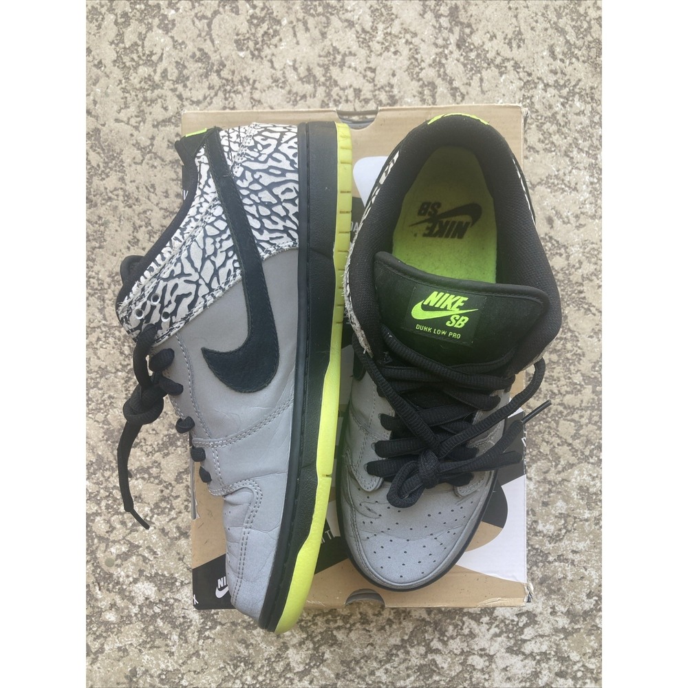 Used Nike Dunk Low PRM SB QS Clark Kent. Mens Size 9.5.  Extra Laces